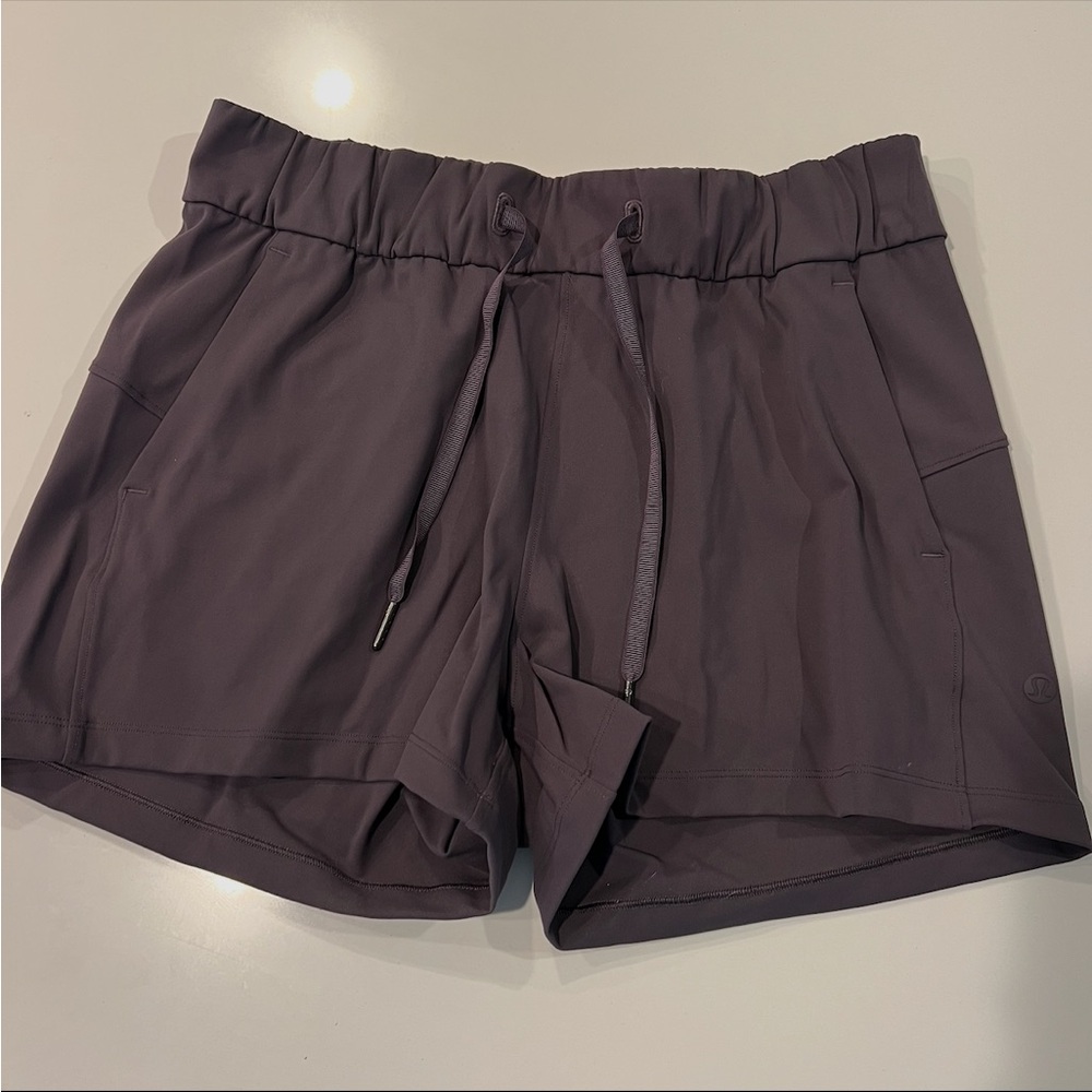 lululemon athletica on the fly Shorts Dark purple size 6